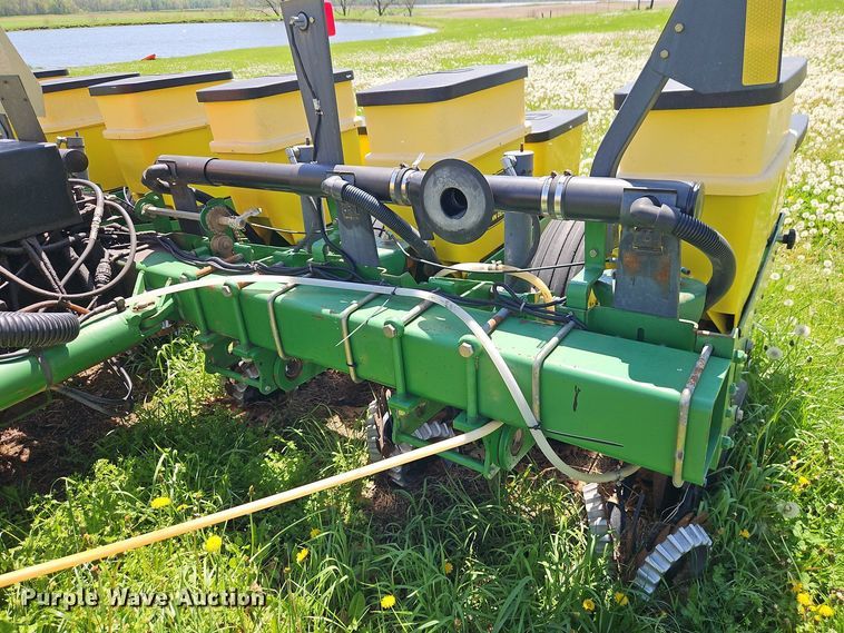 image for item EB7996 John Deere 1770 conservation planter