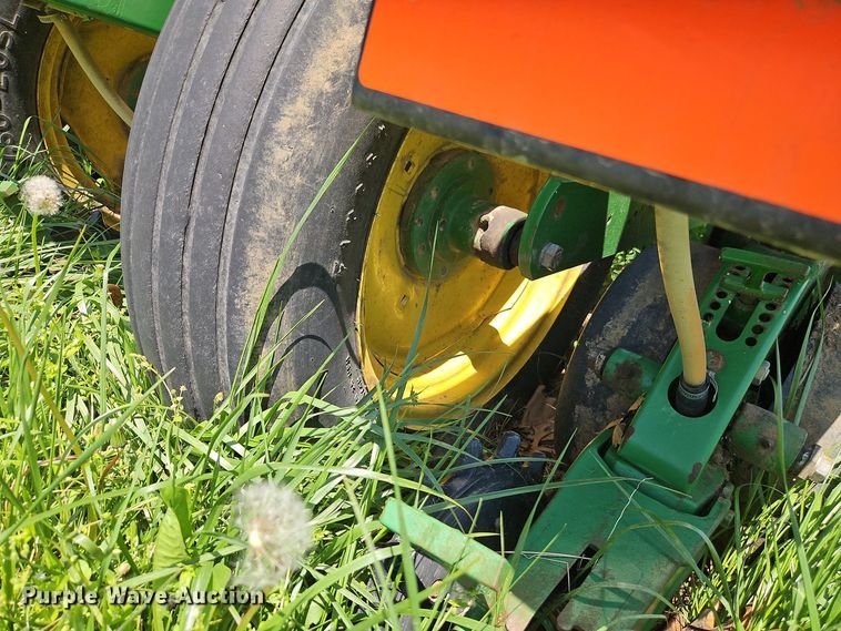 image for item EB7996 John Deere 1770 conservation planter