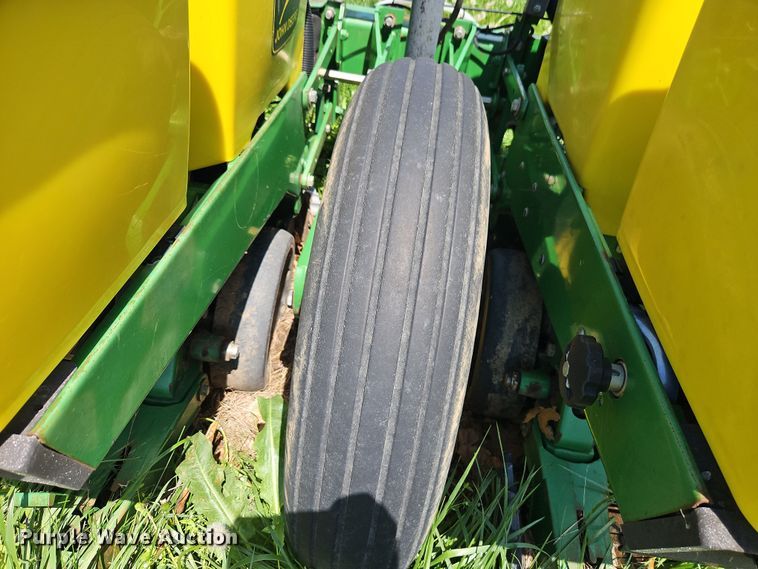 image for item EB7996 John Deere 1770 conservation planter