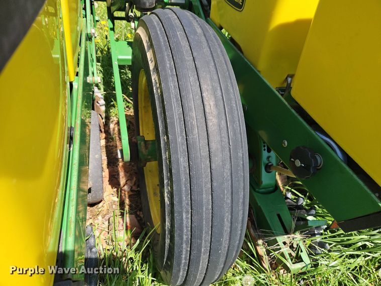image for item EB7996 John Deere 1770 conservation planter