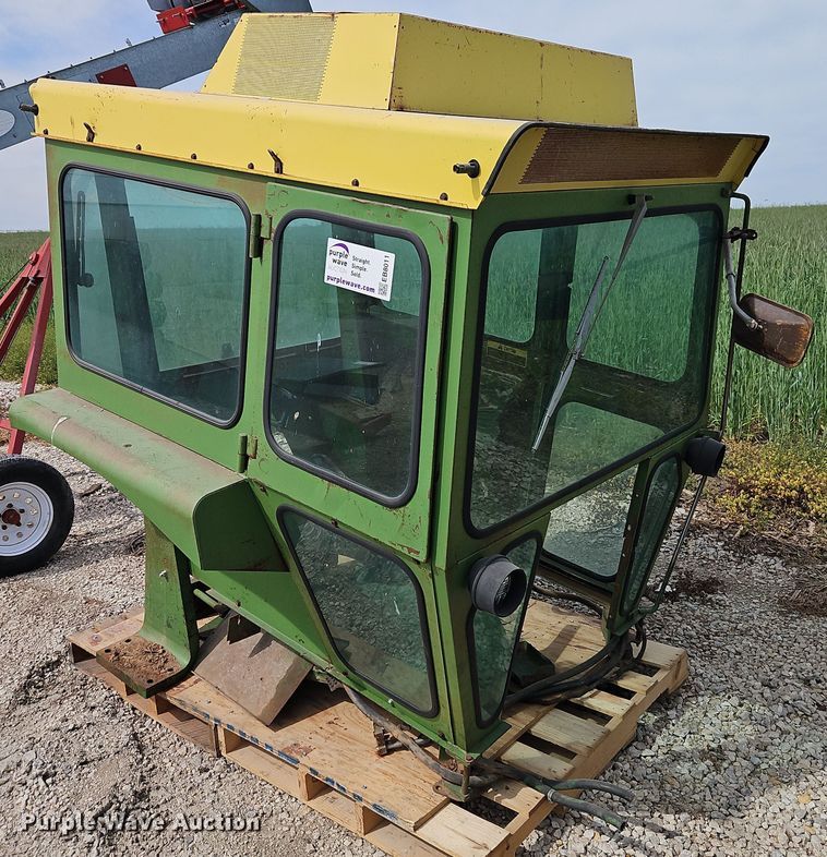 image for item EB8011 Tractor cab