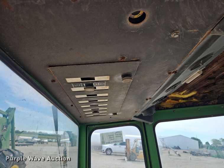 image for item EB8011 Tractor cab