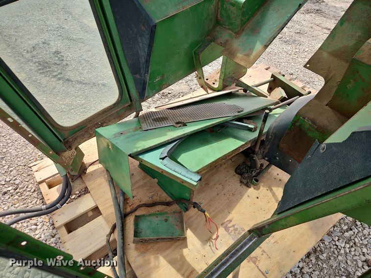 image for item EB8011 Tractor cab