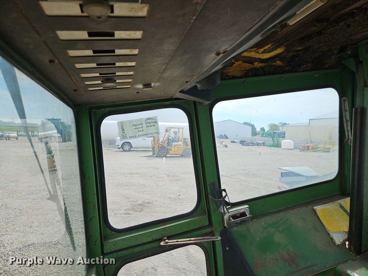 image for item EB8011 Tractor cab