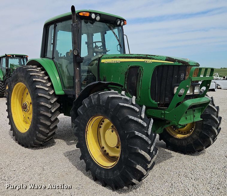 image for item EB8012 2004 John Deere 7320 MFWD tractor