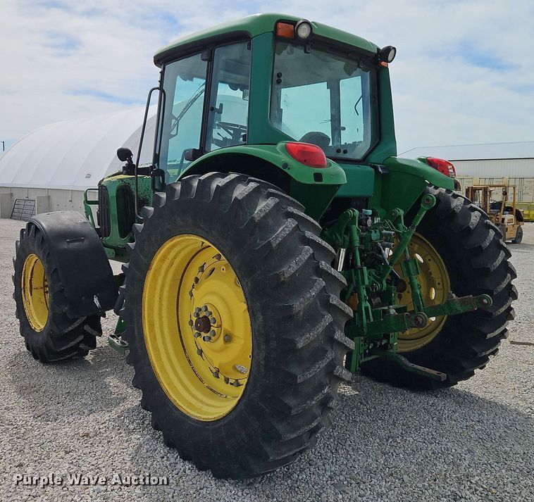 image for item EB8012 2004 John Deere 7320 MFWD tractor