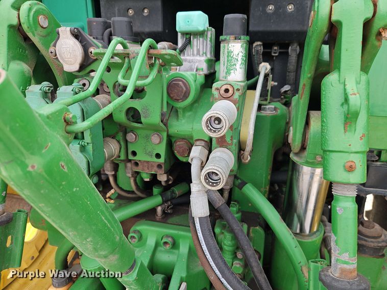 image for item EB8012 2004 John Deere 7320 MFWD tractor