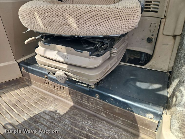 image for item EB8012 2004 John Deere 7320 MFWD tractor