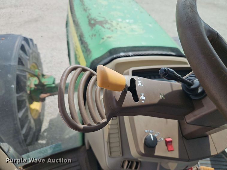 image for item EB8012 2004 John Deere 7320 MFWD tractor