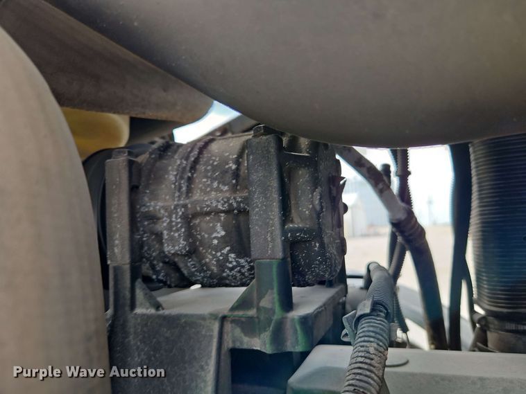 image for item EB8012 2004 John Deere 7320 MFWD tractor