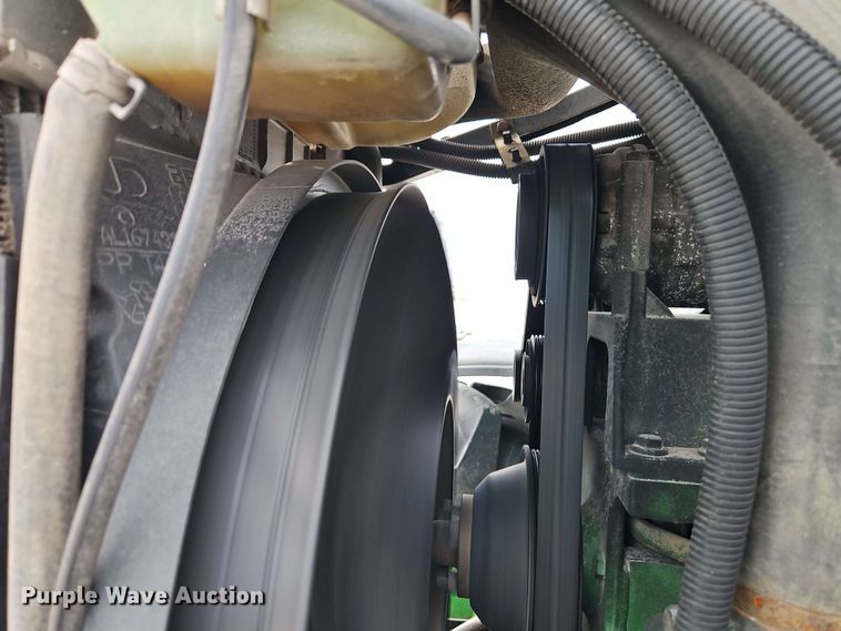 image for item EB8012 2004 John Deere 7320 MFWD tractor