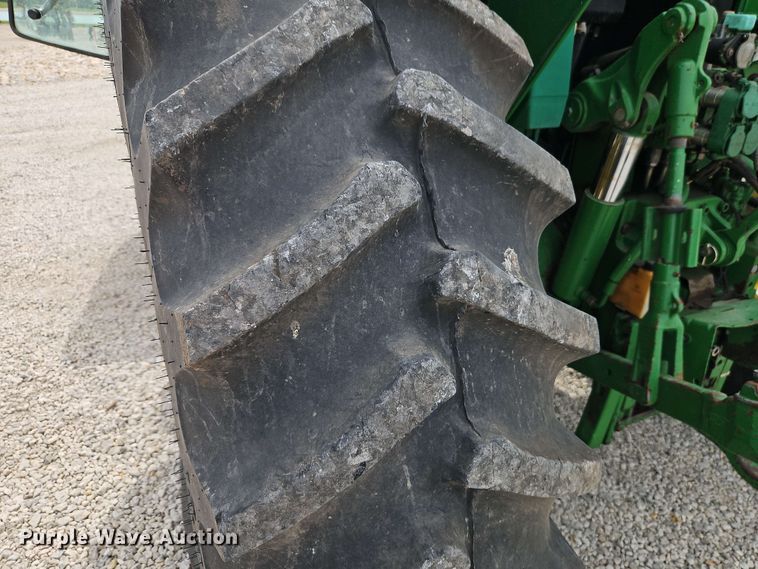 image for item EB8012 2004 John Deere 7320 MFWD tractor