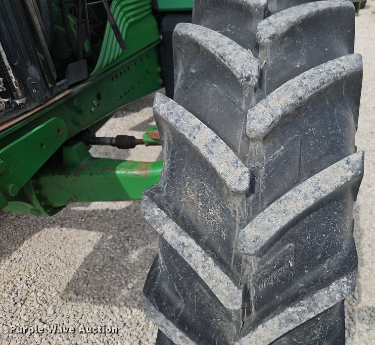 image for item EB8012 2004 John Deere 7320 MFWD tractor