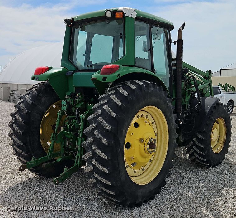 image for item EB8013 2004 John Deere 7320 MFWD tractor