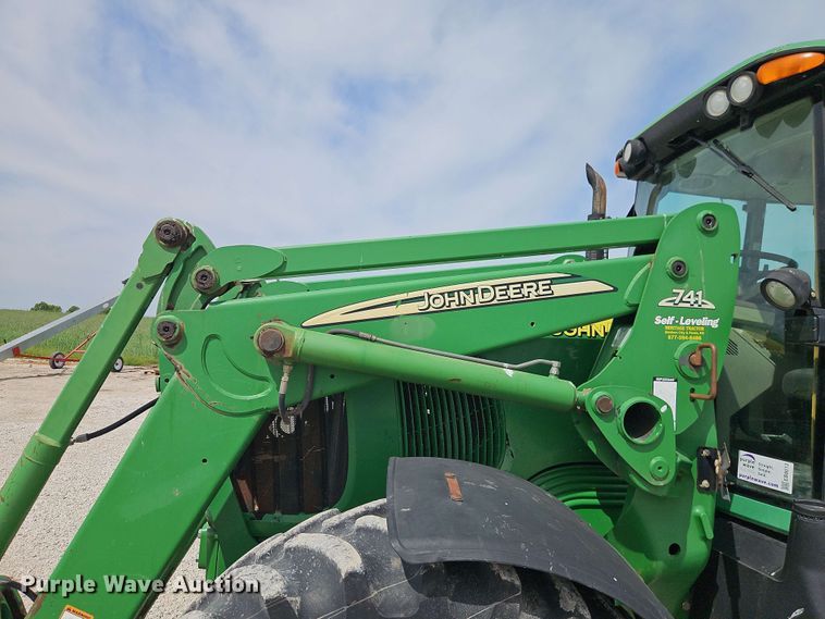 image for item EB8013 2004 John Deere 7320 MFWD tractor