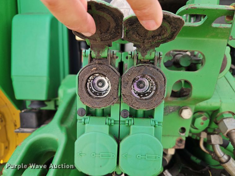 image for item EB8013 2004 John Deere 7320 MFWD tractor