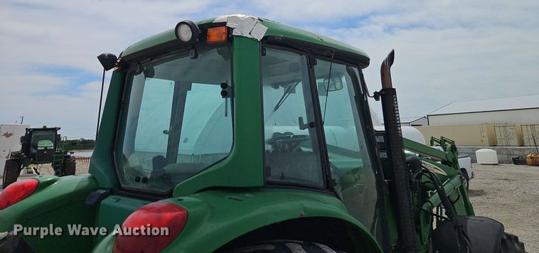 image for item EB8013 2004 John Deere 7320 MFWD tractor