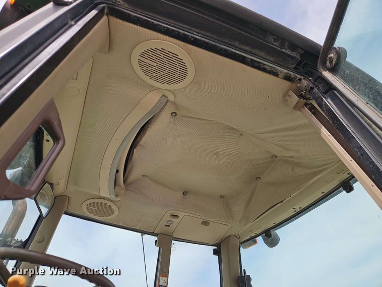 image for item EB8013 2004 John Deere 7320 MFWD tractor