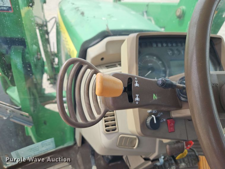 image for item EB8013 2004 John Deere 7320 MFWD tractor