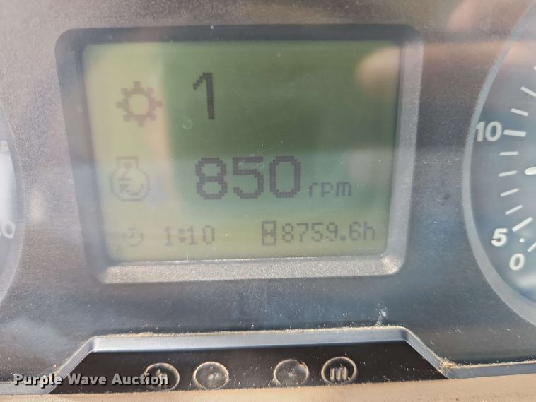 image for item EB8013 2004 John Deere 7320 MFWD tractor