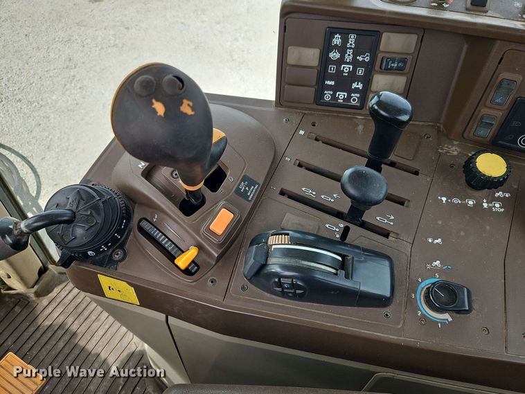 image for item EB8013 2004 John Deere 7320 MFWD tractor