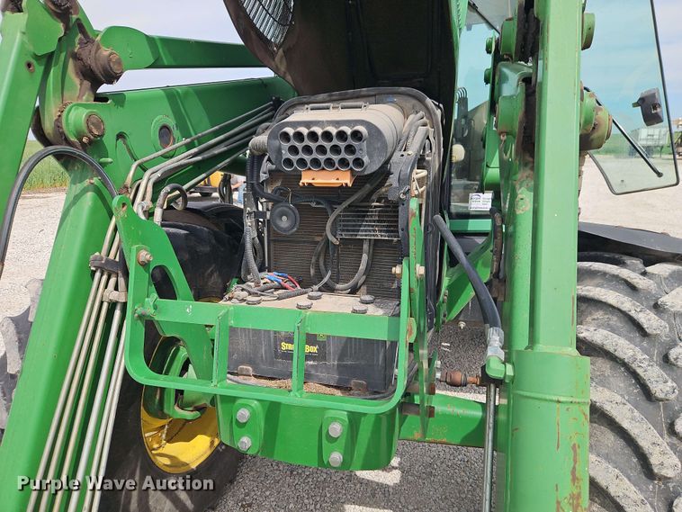 image for item EB8013 2004 John Deere 7320 MFWD tractor