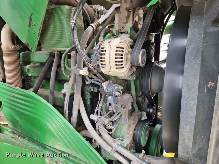 image for item EB8013 2004 John Deere 7320 MFWD tractor