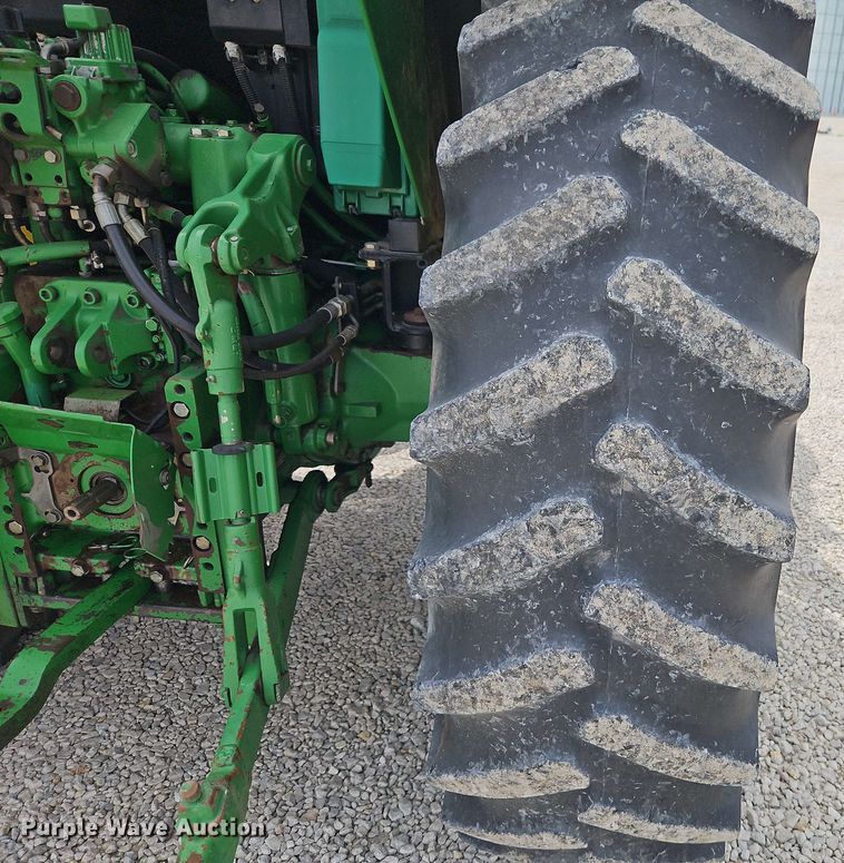 image for item EB8013 2004 John Deere 7320 MFWD tractor