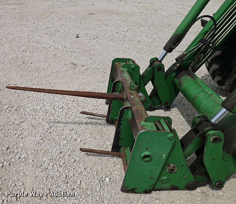 image for item EB8013 2004 John Deere 7320 MFWD tractor