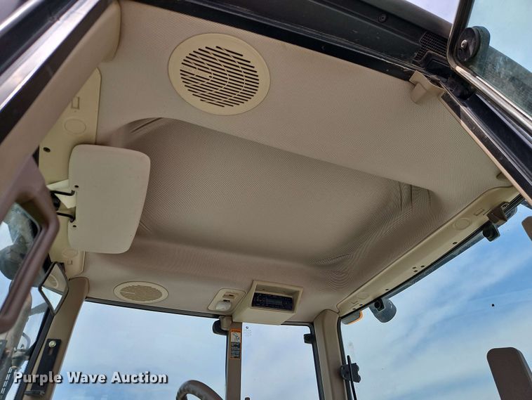 image for item EB8014 John Deere 7230 MFWD tractor