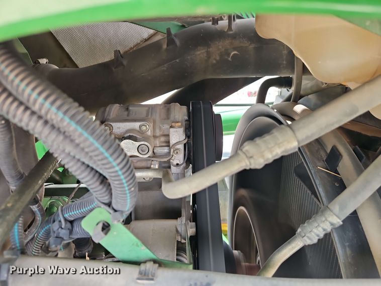 image for item EB8014 John Deere 7230 MFWD tractor