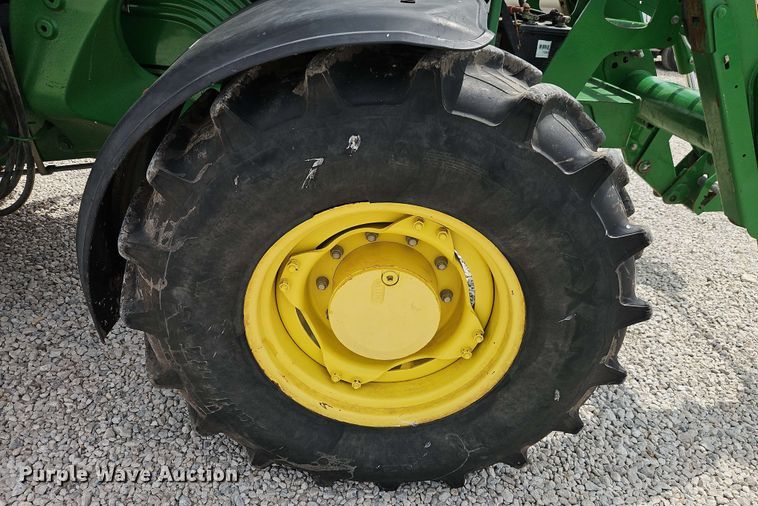 image for item EB8014 John Deere 7230 MFWD tractor