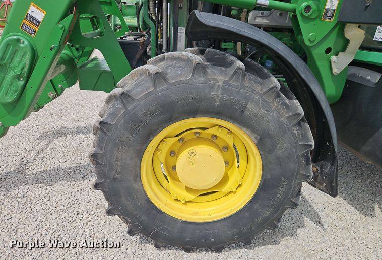 image for item EB8014 John Deere 7230 MFWD tractor