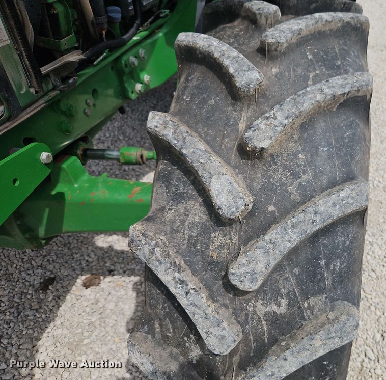 image for item EB8014 John Deere 7230 MFWD tractor