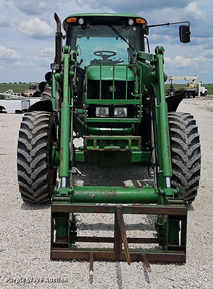 image for item EB8015 2011 John Deere 7330 MFWD tractor