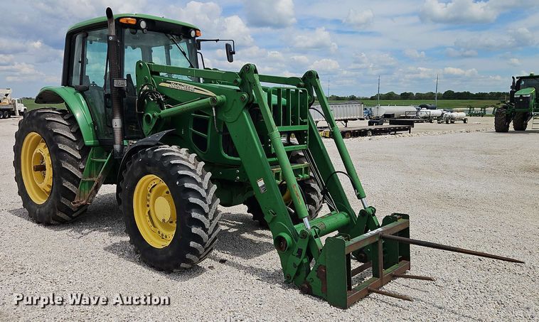 image for item EB8015 2011 John Deere 7330 MFWD tractor