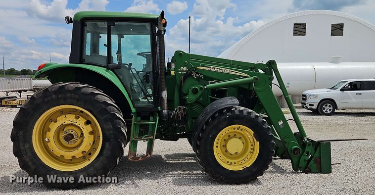 image for item EB8015 2011 John Deere 7330 MFWD tractor