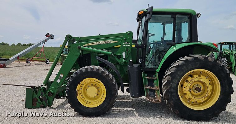 image for item EB8015 2011 John Deere 7330 MFWD tractor