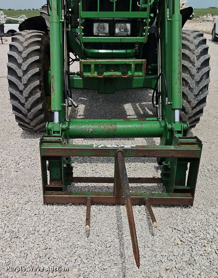 image for item EB8015 2011 John Deere 7330 MFWD tractor