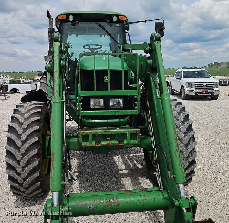 image for item EB8015 2011 John Deere 7330 MFWD tractor