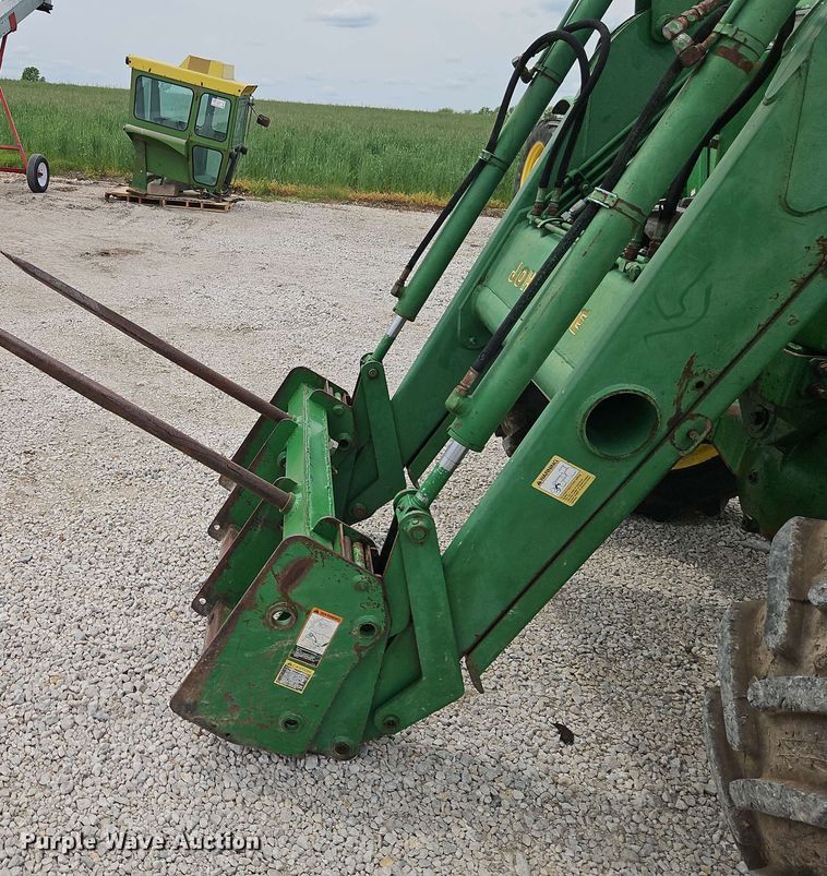 image for item EB8016 1992 John Deere 4455 MFWD tractor