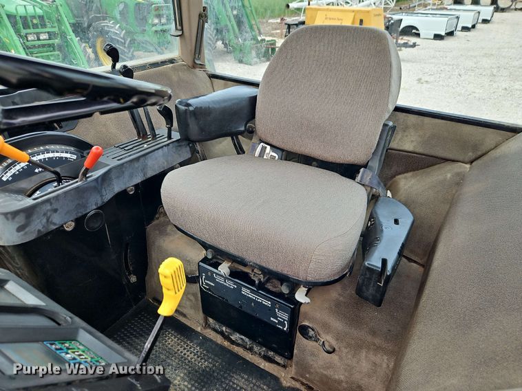 image for item EB8016 1992 John Deere 4455 MFWD tractor