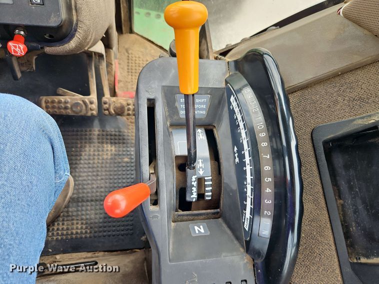 image for item EB8016 1992 John Deere 4455 MFWD tractor