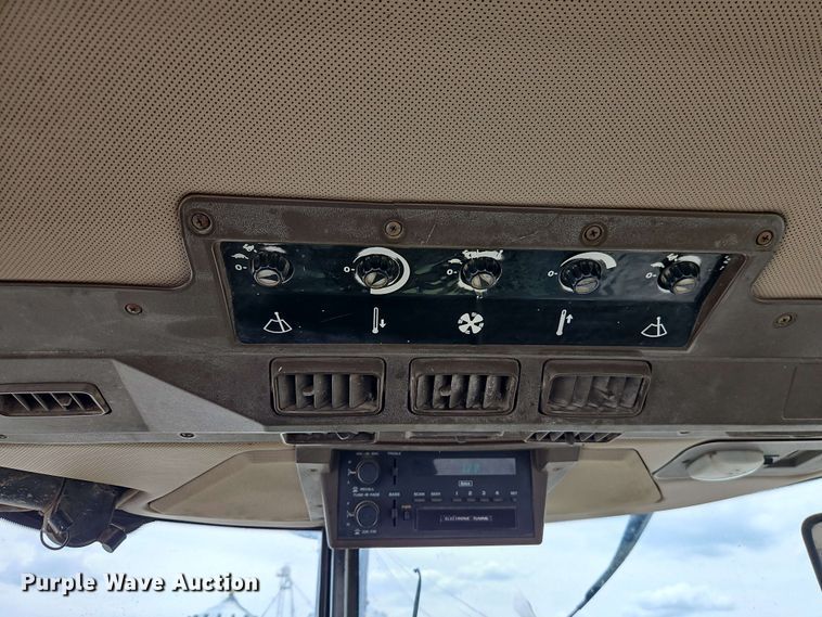 image for item EB8016 1992 John Deere 4455 MFWD tractor