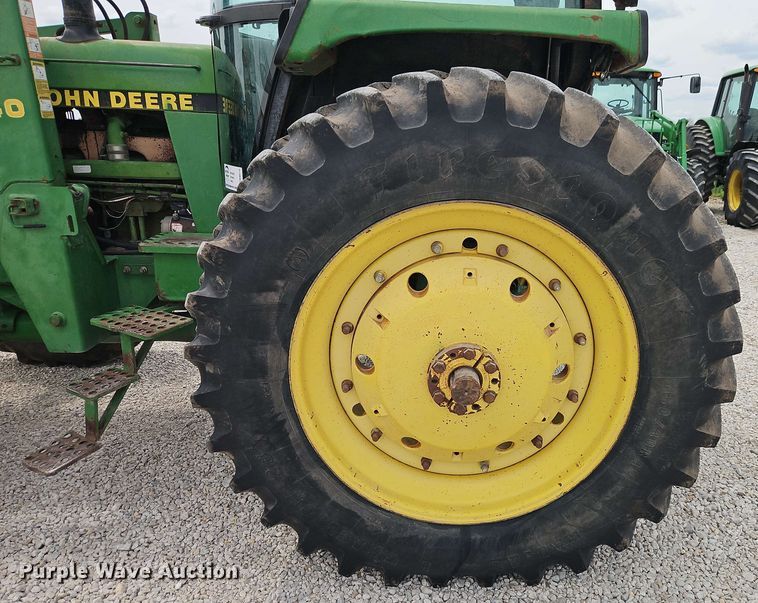 image for item EB8016 1992 John Deere 4455 MFWD tractor