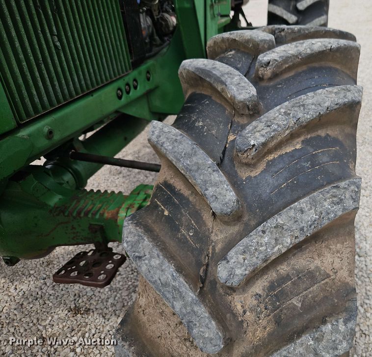 image for item EB8016 1992 John Deere 4455 MFWD tractor