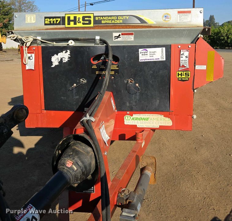 image for item EC0939 H&S S2117 manure spreader