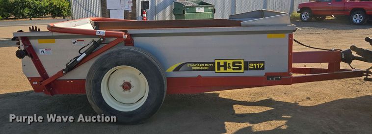 image for item EC0939 H&S S2117 manure spreader