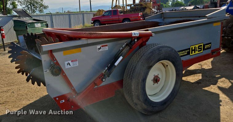 image for item EC0939 H&S S2117 manure spreader