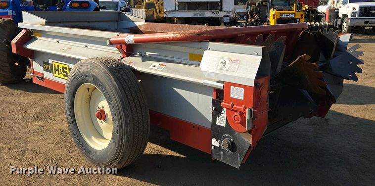 image for item EC0939 H&S S2117 manure spreader